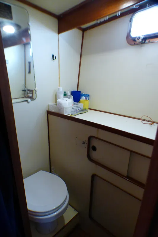 1984 Spindrift 39 ft. Aft Cabin Twin Diesel