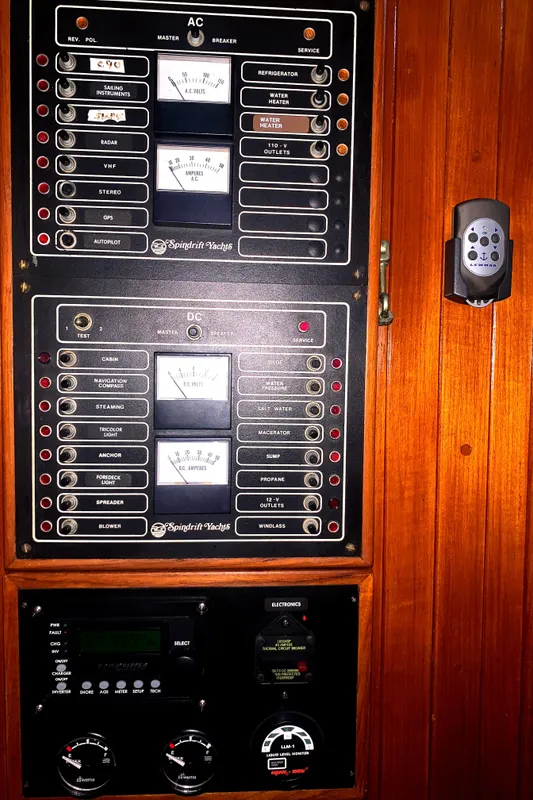 1982 Spindrift Pilothouse