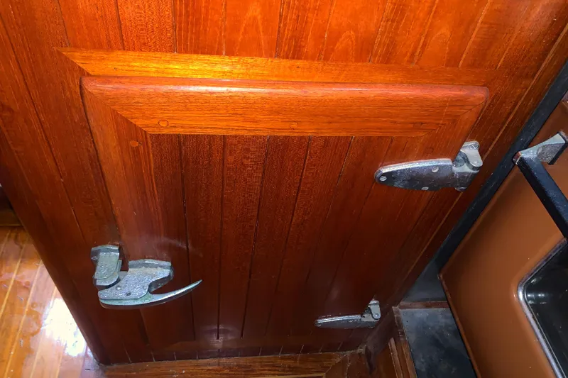 1982 Spindrift Pilothouse