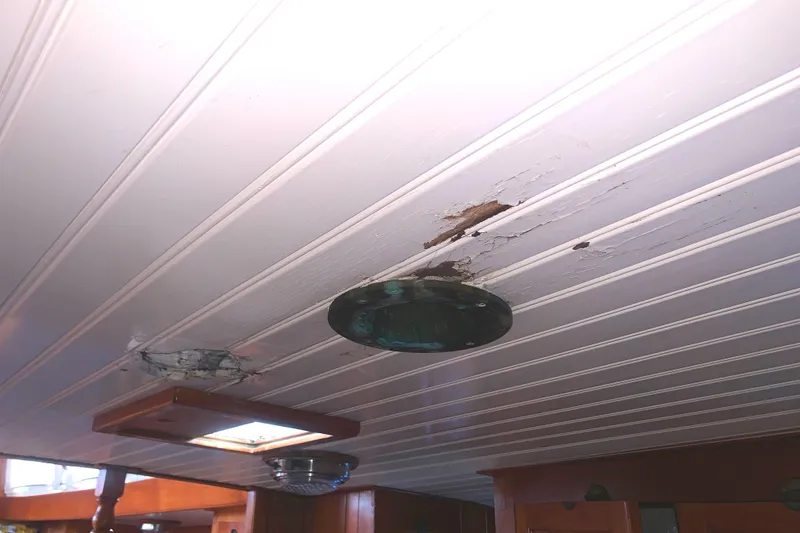 1982 Spindrift Pilothouse