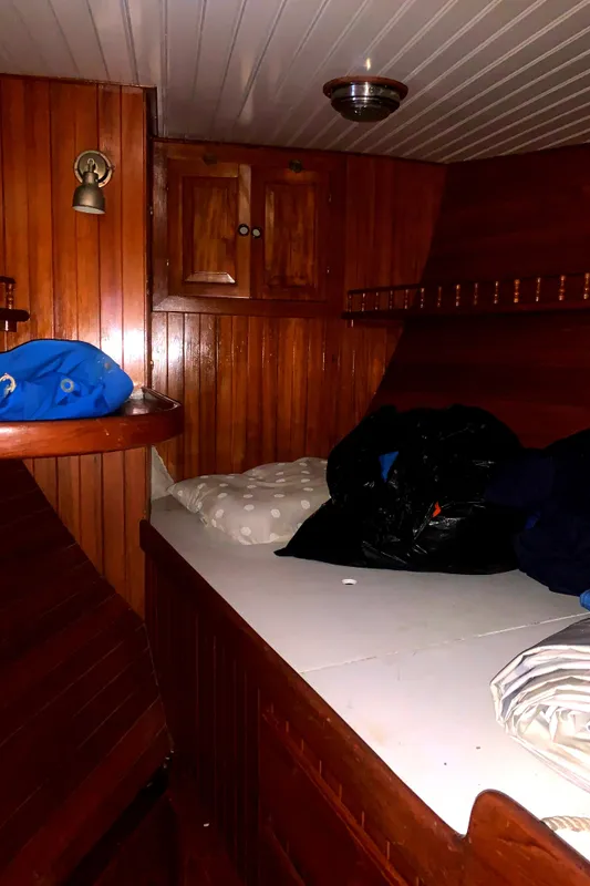 1982 Spindrift Pilothouse