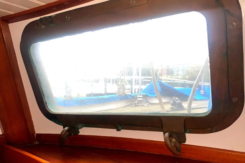 1982 Spindrift Pilothouse