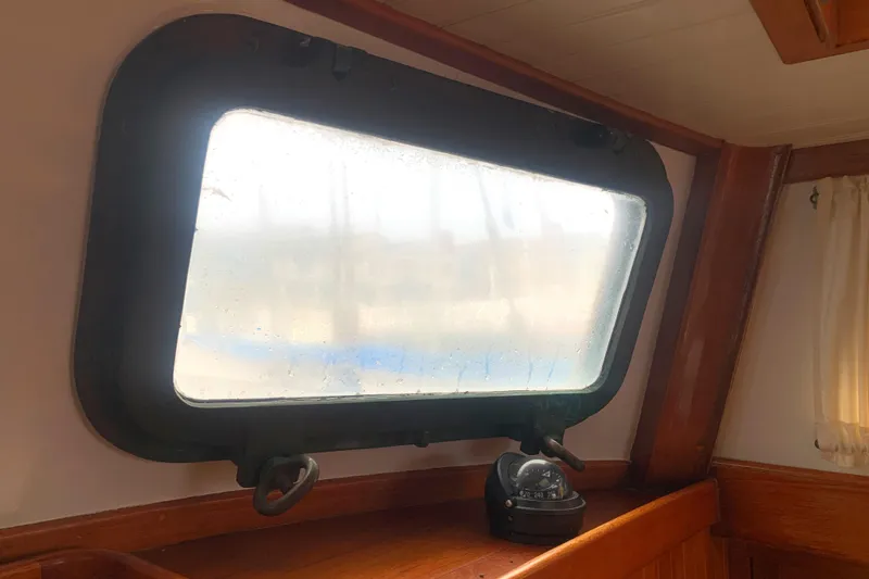 1982 Spindrift Pilothouse