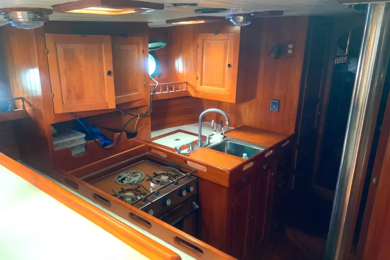 1982 Spindrift Pilothouse