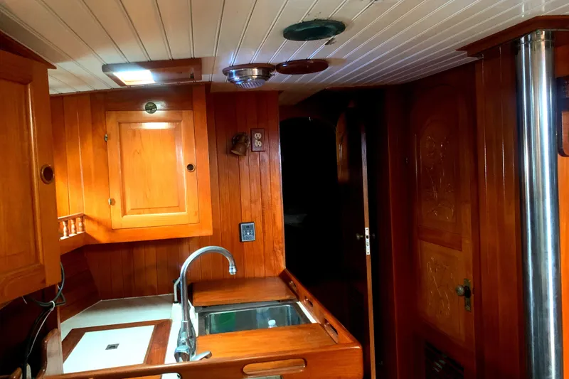 1982 Spindrift Pilothouse
