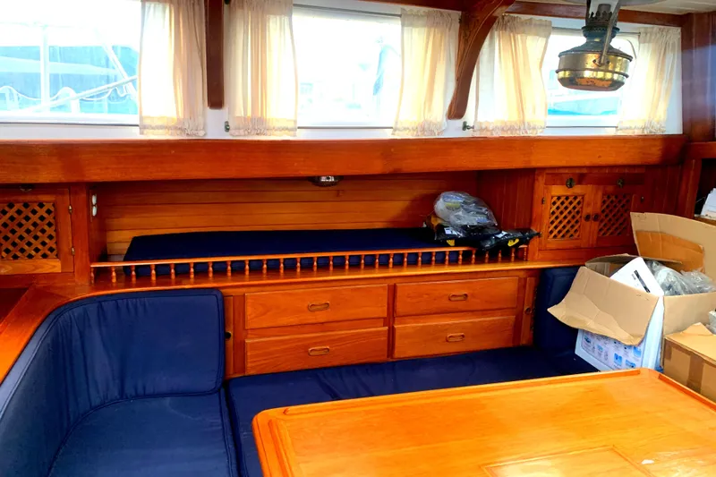 1982 Spindrift Pilothouse