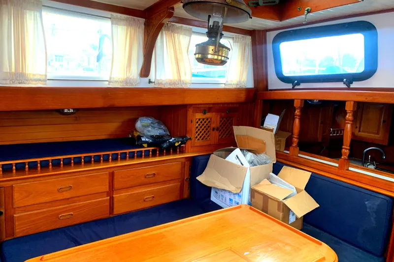 1982 Spindrift Pilothouse