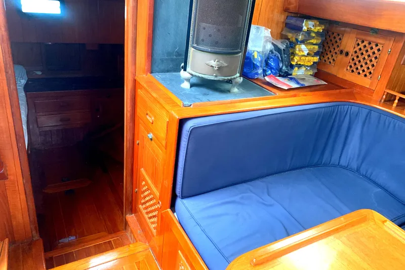1982 Spindrift Pilothouse