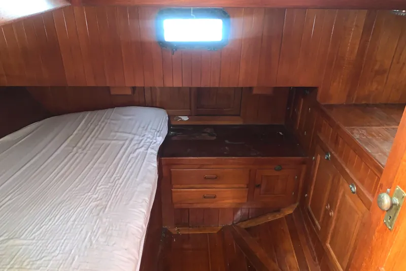 1982 Spindrift Pilothouse
