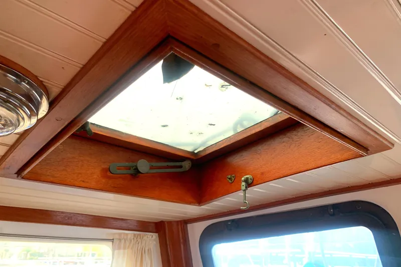 1982 Spindrift Pilothouse