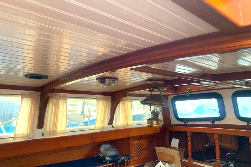 1982 Spindrift Pilothouse