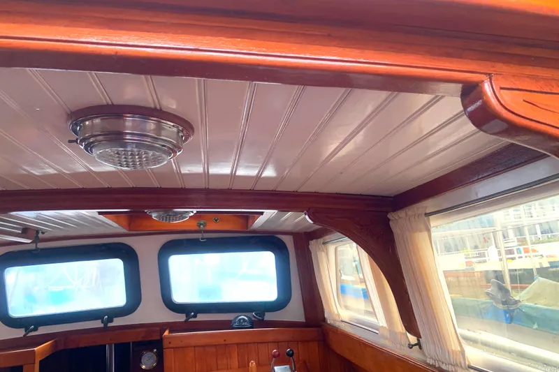 1982 Spindrift Pilothouse