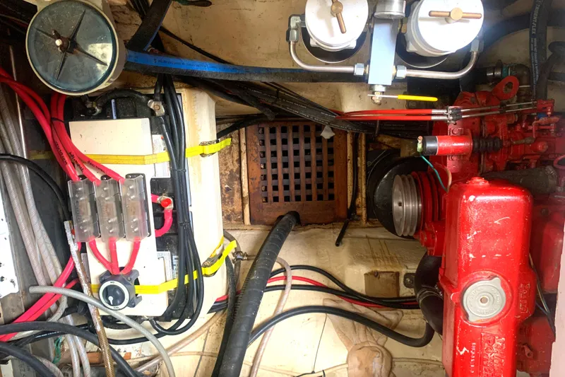 1982 Spindrift Pilothouse