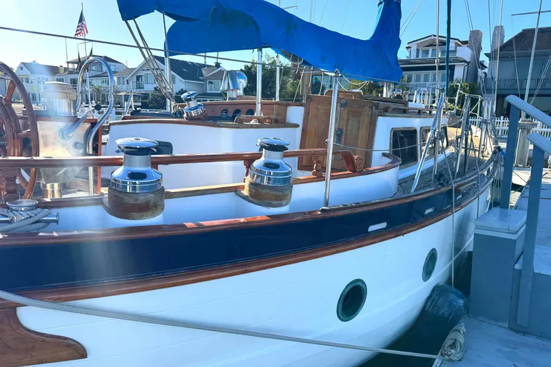 1982 Spindrift Pilothouse