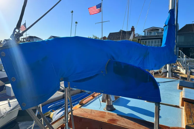 1982 Spindrift Pilothouse