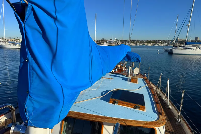 1982 Spindrift Pilothouse