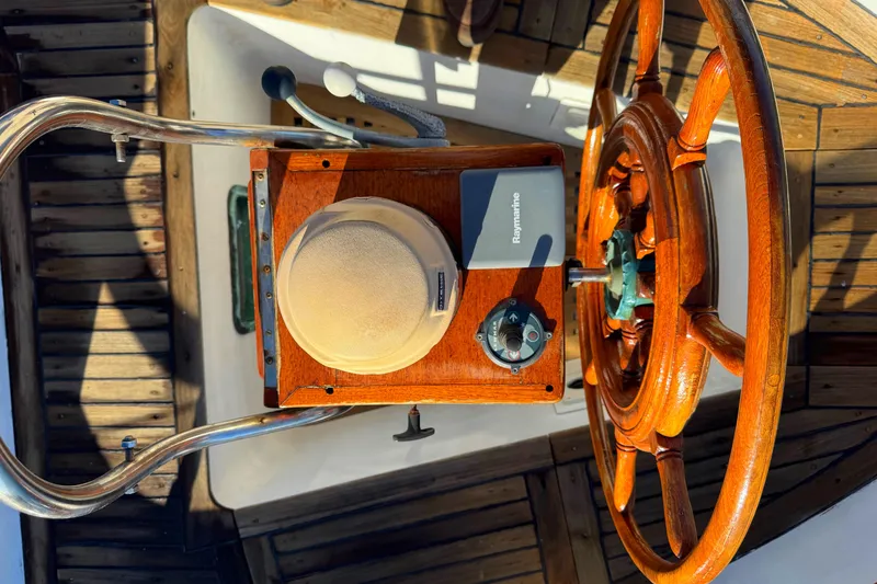 1982 Spindrift Pilothouse