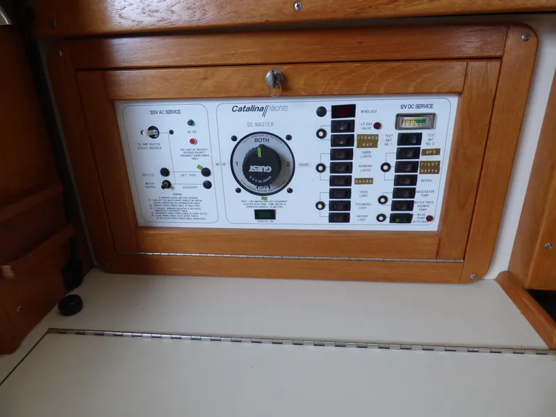 1998 Catalina 320