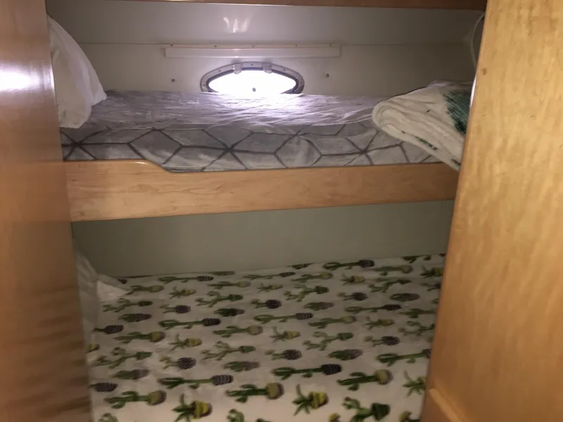 2000 Navigator 53