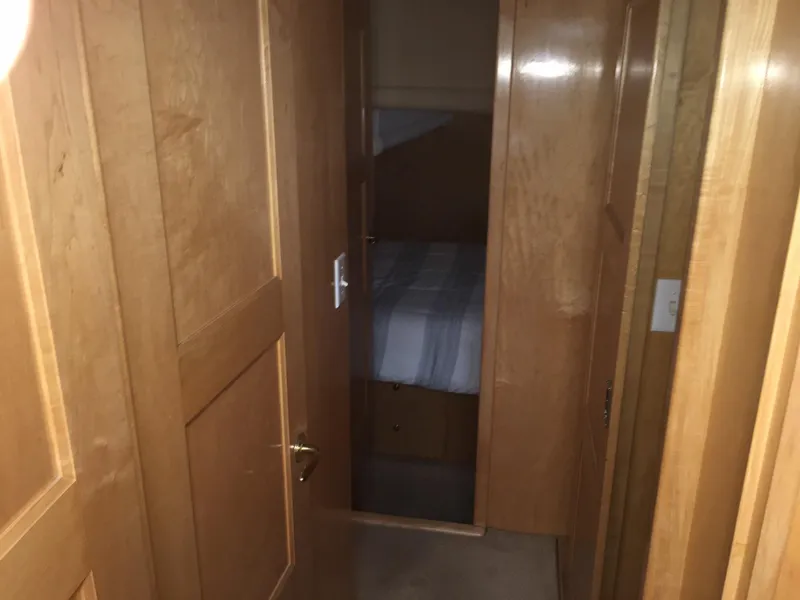 Passage to master cabin