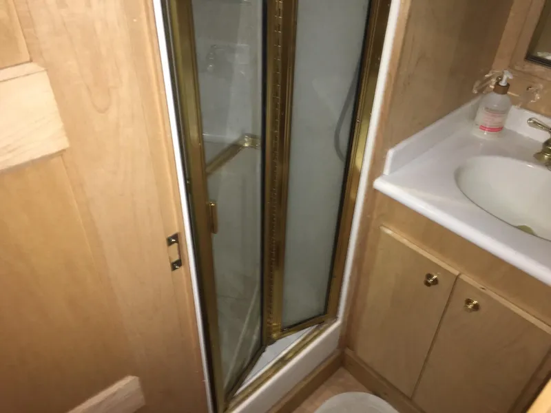 2000 Navigator 53