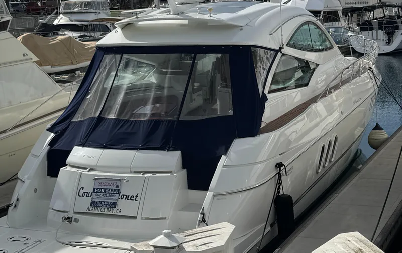 2009 Cruisers Yachts 520 Sports Coupe