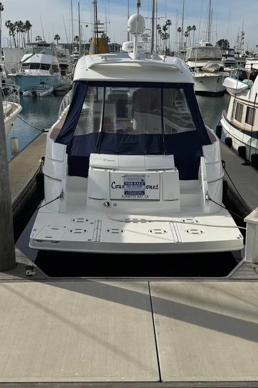 2009 Cruisers Yachts 520 Sports Coupe