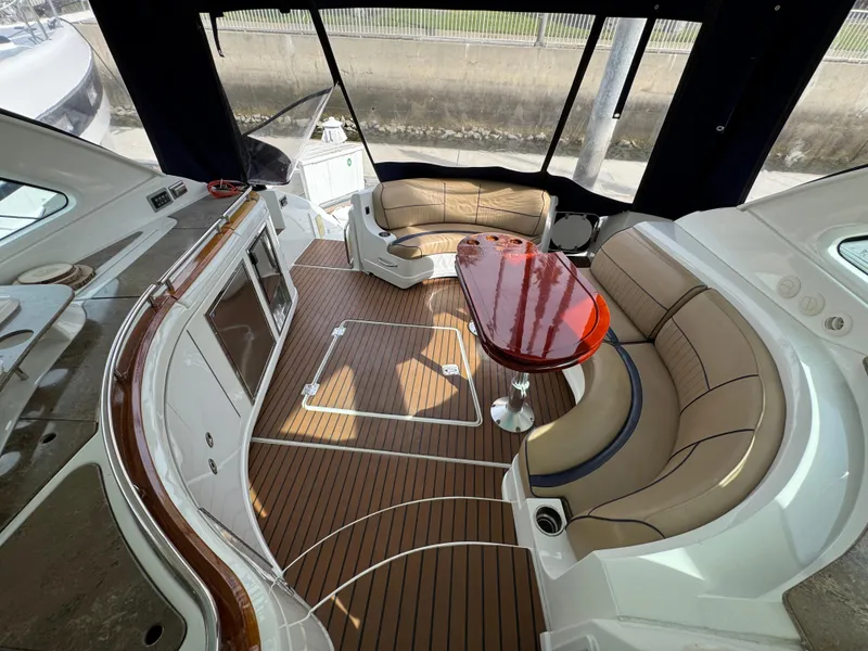 2009 Cruisers Yachts 520 Sports Coupe