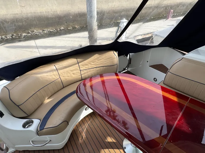 2009 Cruisers Yachts 520 Sports Coupe