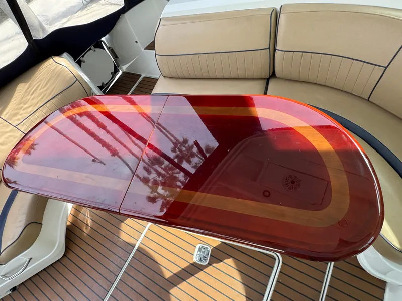 2009 Cruisers Yachts 520 Sports Coupe