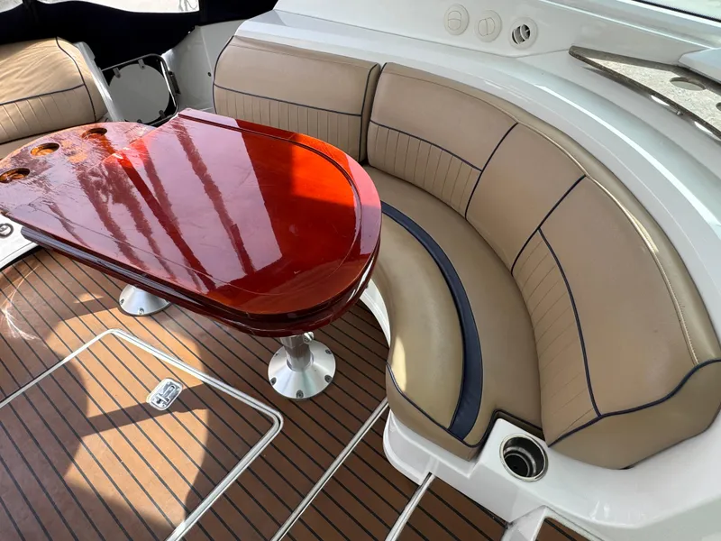 2009 Cruisers Yachts 520 Sports Coupe