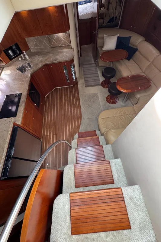 2009 Cruisers Yachts 520 Sports Coupe