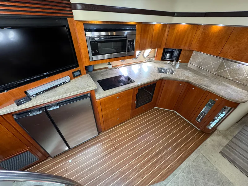2009 Cruisers Yachts 520 Sports Coupe