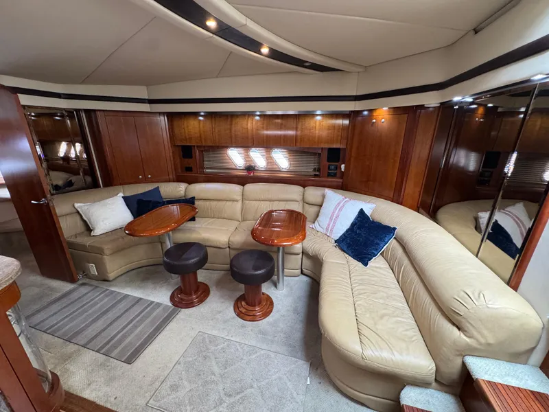 2009 Cruisers Yachts 520 Sports Coupe