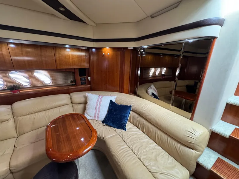 2009 Cruisers Yachts 520 Sports Coupe
