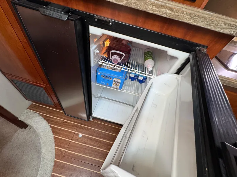2009 Cruisers Yachts 520 Sports Coupe