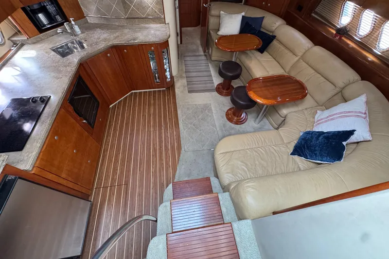 2009 Cruisers Yachts 520 Sports Coupe