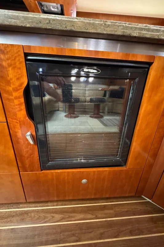 2009 Cruisers Yachts 520 Sports Coupe