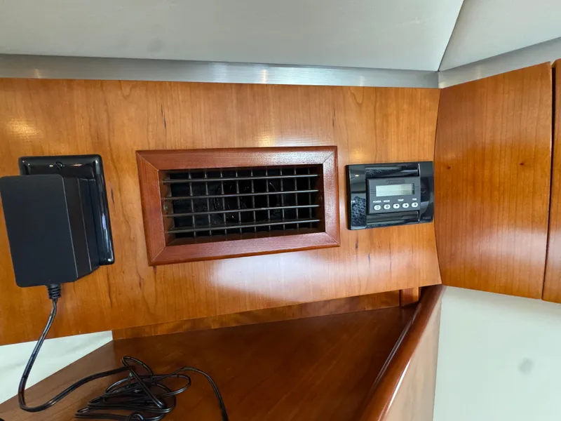 2009 Cruisers Yachts 520 Sports Coupe