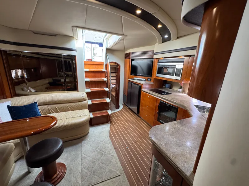 2009 Cruisers Yachts 520 Sports Coupe