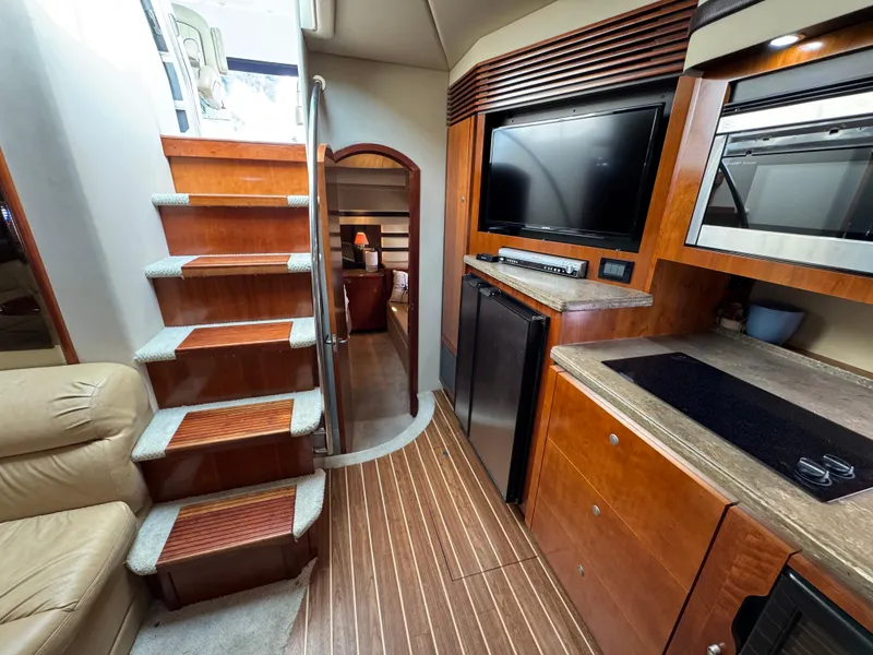 2009 Cruisers Yachts 520 Sports Coupe