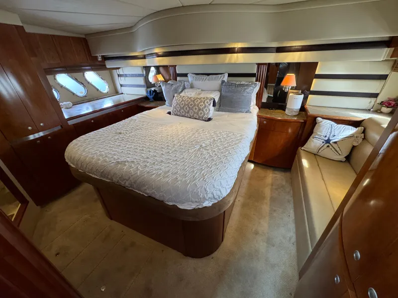 2009 Cruisers Yachts 520 Sports Coupe