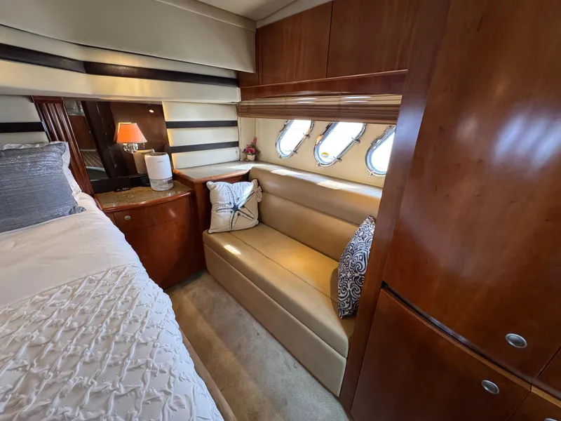 2009 Cruisers Yachts 520 Sports Coupe