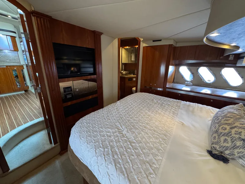 2009 Cruisers Yachts 520 Sports Coupe