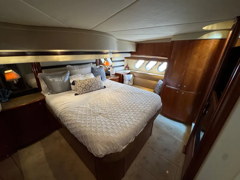 2009 Cruisers Yachts 520 Sports Coupe
