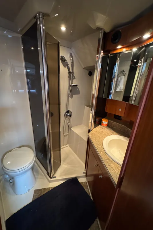 2009 Cruisers Yachts 520 Sports Coupe