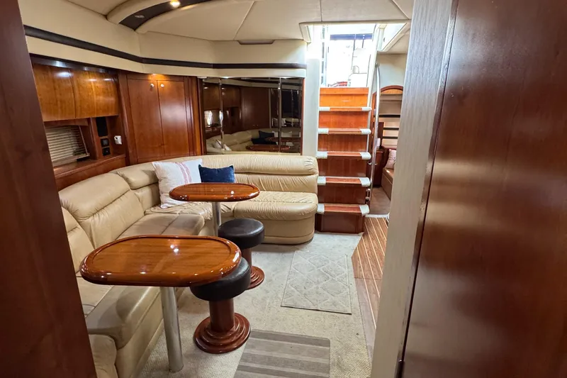 2009 Cruisers Yachts 520 Sports Coupe