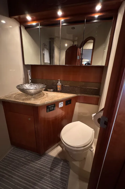 2009 Cruisers Yachts 520 Sports Coupe