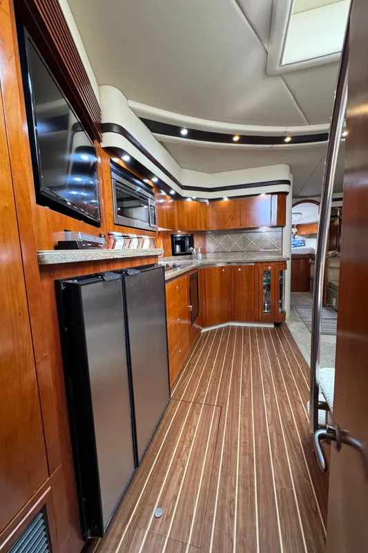 2009 Cruisers Yachts 520 Sports Coupe
