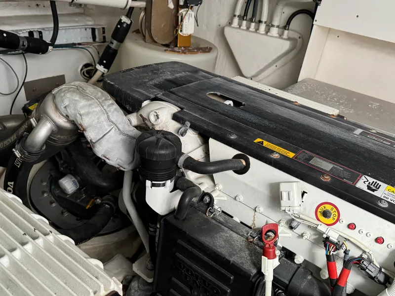 2009 Cruisers Yachts 520 Sports Coupe